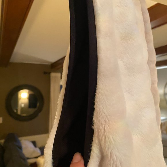 NWT (other) Lucy Women's White Ivory Faux Fur Ivory Vest. Size Large - Picture 4 of 10